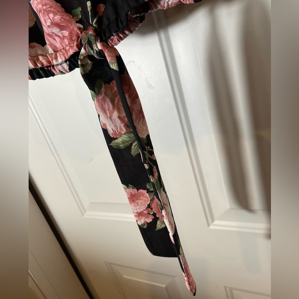 CeCe~Black/Pink RoseFloral~Off Shoulder~Tiered Sleeve~Hemline Tie~Blouse~Size L - Picture 8 of 15